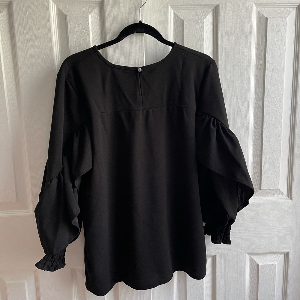Boohoo Ruffled Top - Picture 2 of 2